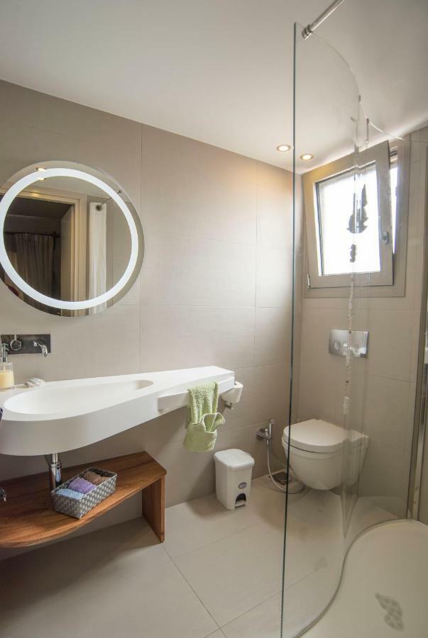 Eftopia Beachfront 2-Bedrooms Apartment 库卡里 外观 照片