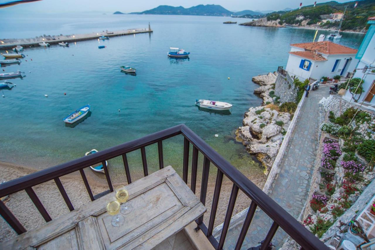Eftopia Beachfront 2-Bedrooms Apartment 库卡里 外观 照片